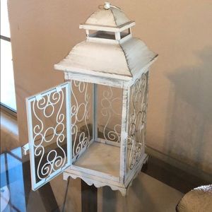 Farm house lantern decor